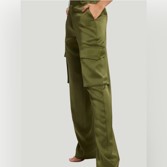 GOOD AMERICAN SATIN GREEN CARGO PANTS - Picture 1 of 14